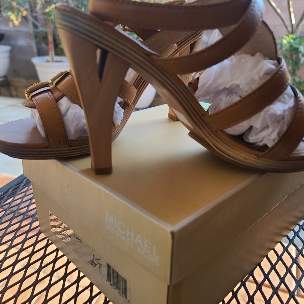 MICHAEL KORS JADEN TAN WAXY LEATHER PLATFORM BUCKLE HIGH SANDALS PUMPS 9
